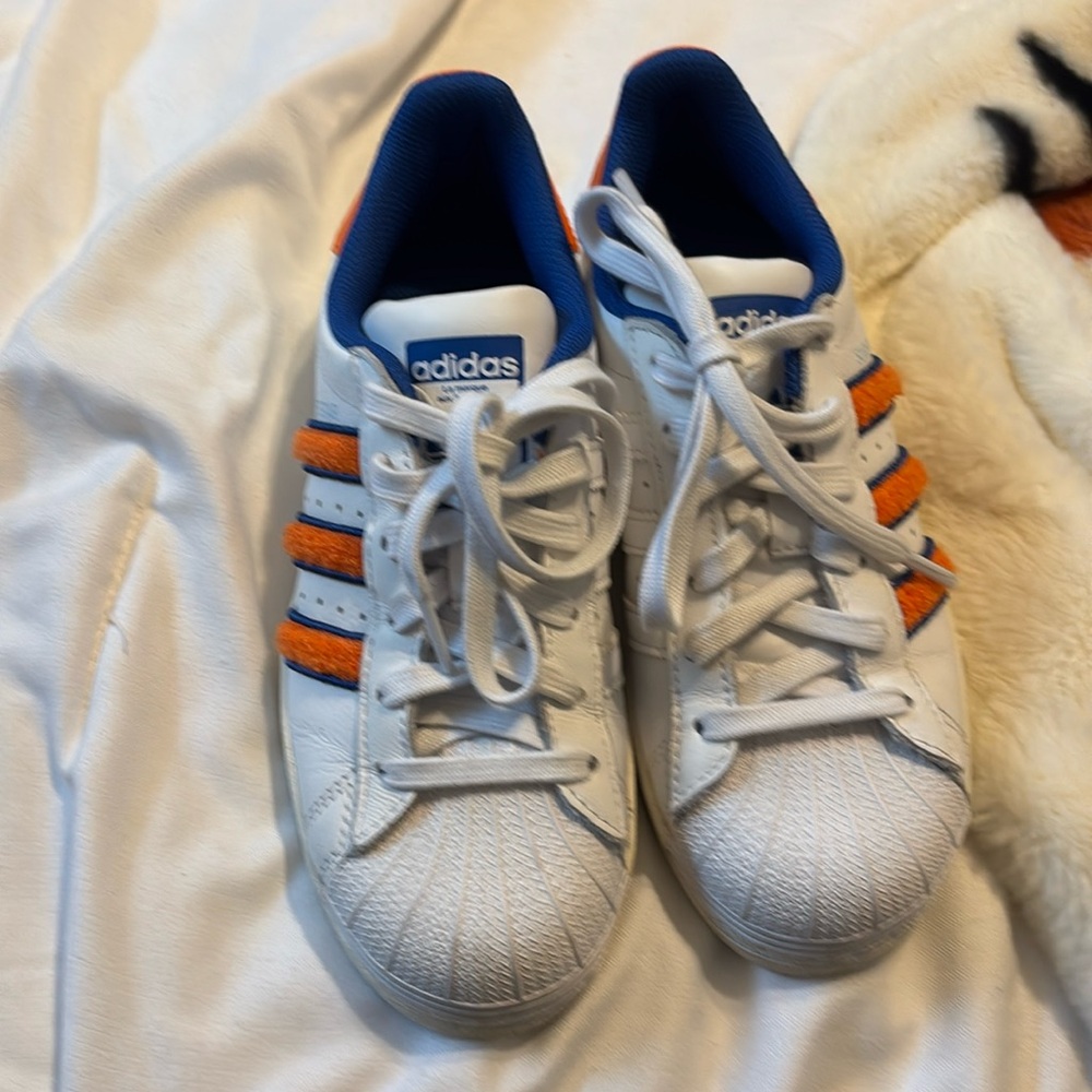 Adidas Sneaker size 5